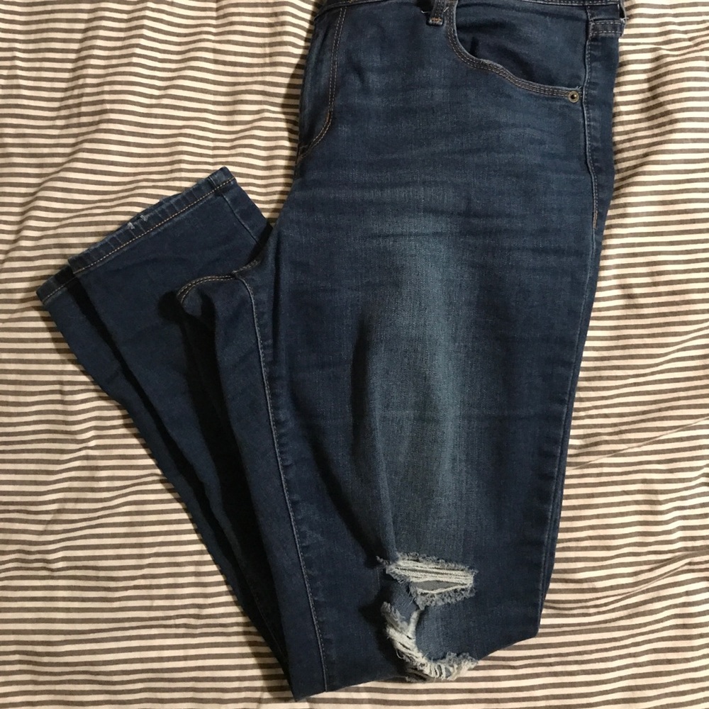 Old navy rockstar jeans. Size 14. NWOT.